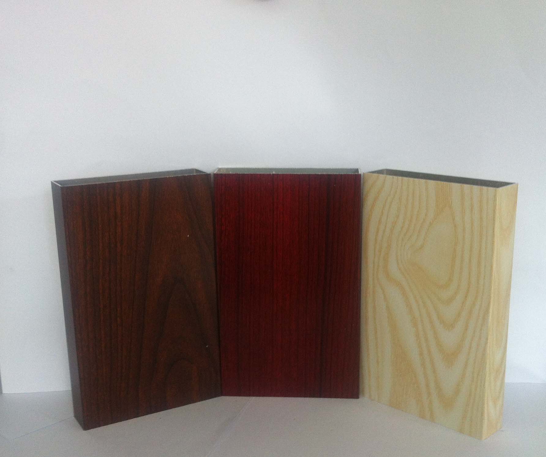 PE木紋電泳木紋產(chǎn)品得到客戶好評，顏色多樣，質(zhì)量保證，歡迎選購！