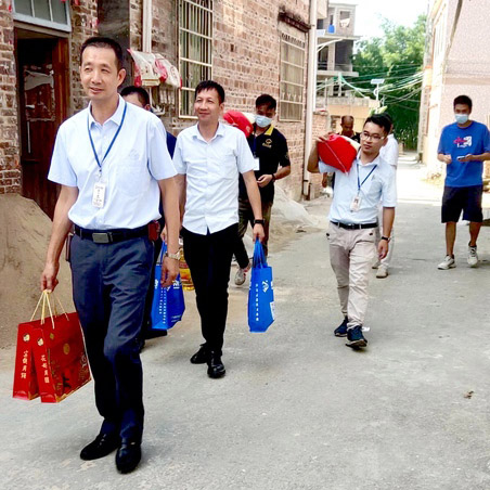 濃濃中秋情，慰問(wèn)暖人心---中秋節(jié)走訪(fǎng)送溫暖活動(dòng)