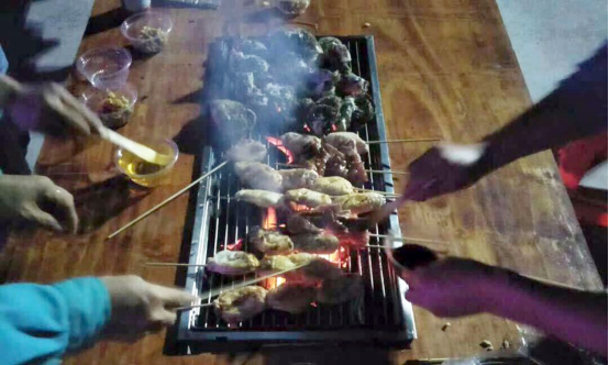 1510714201114106.png 聚餐團建敘歡樂 精神抖擻再迎挑戰(zhàn)——南方鋁業(yè)職工燒烤聯(lián)誼活動圓滿結(jié)束212.png